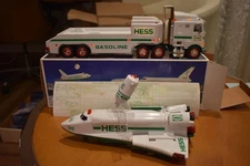 Hess 1999 Truck With Space Shuttle And Satellite Lights Work Original Box