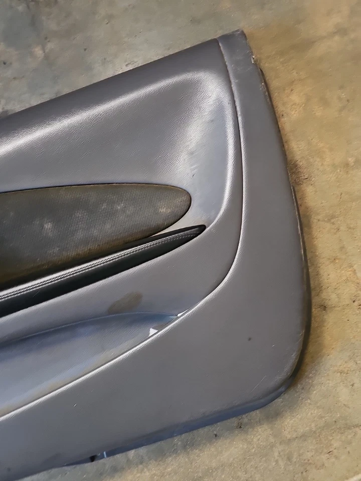 Toyota Celica 2000 2001 2002 2003 2004 2005 paneles de moldura de puerta LC23 P.S. Derecha Foto 2 de 4