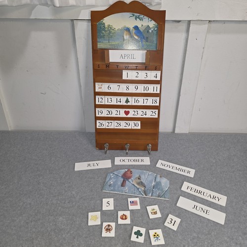 Vtg Wooden Perpetual Wall Calendar Cottagecore Grandmacore Birds Seasons 3 Pegs