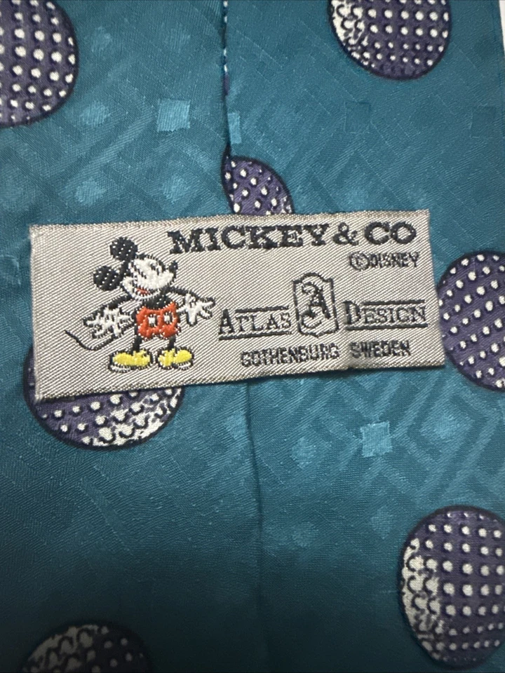 Corbata de golf Disney Mickey & Co. diseño Atlas para hombre 100 % seda hecha en EE. UU. Foto 2 de 4