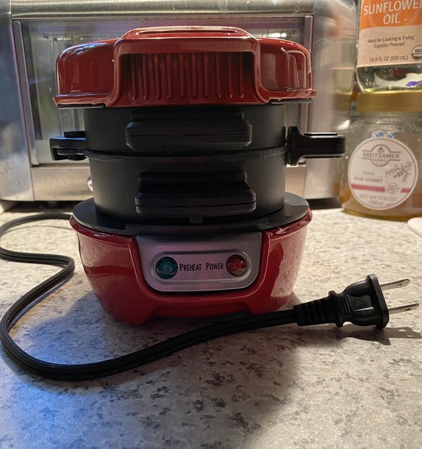 Hamilton Beach 25476 Breakfast Electric Sandwich Maker Red for sale