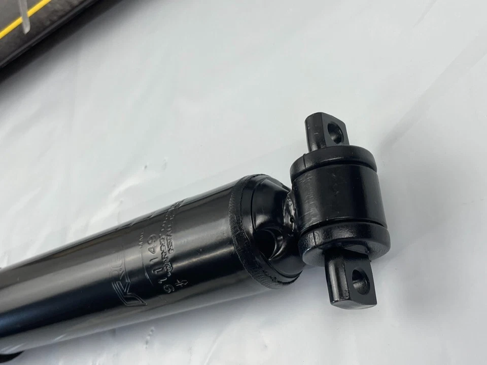 Amortiguador de suspensión Monroe 911149 se adapta a la parte delantera de GMC, camionetas Chevy en la tabla Foto 4 de 4