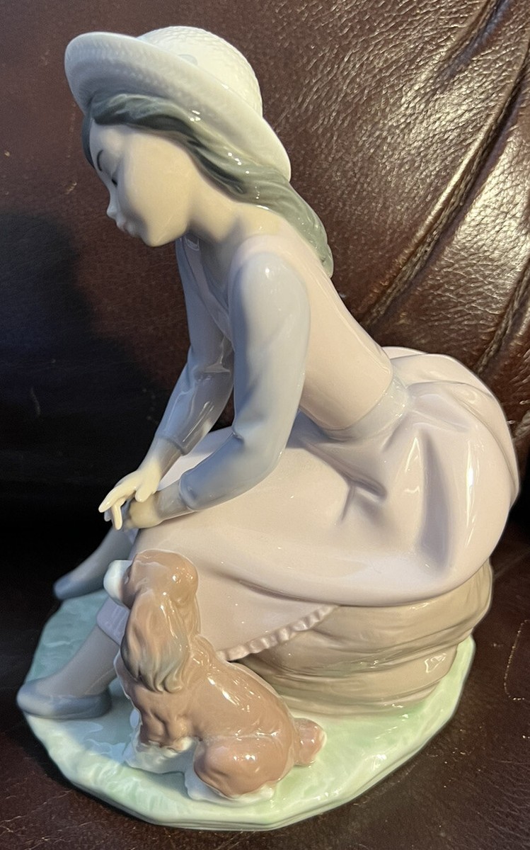 Lladro 7645 By My Side RETIRED! Glossy! Mint condition! No Box