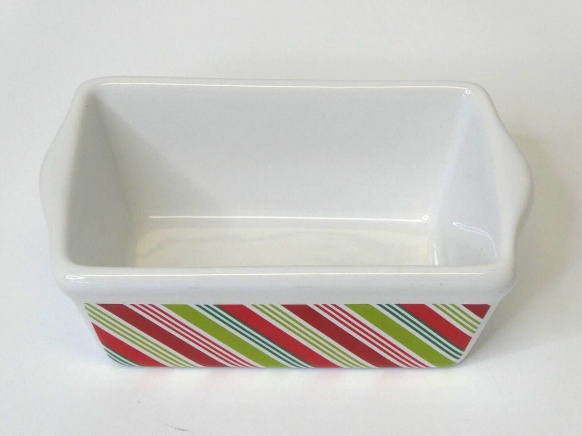 Shop Christmas Bakeware: Loaf Pans, Pie Pans, Baking Cups, Mini