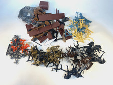 Medieval Plastic War Figures Knights Horses Pirates Acessory parts-Lot