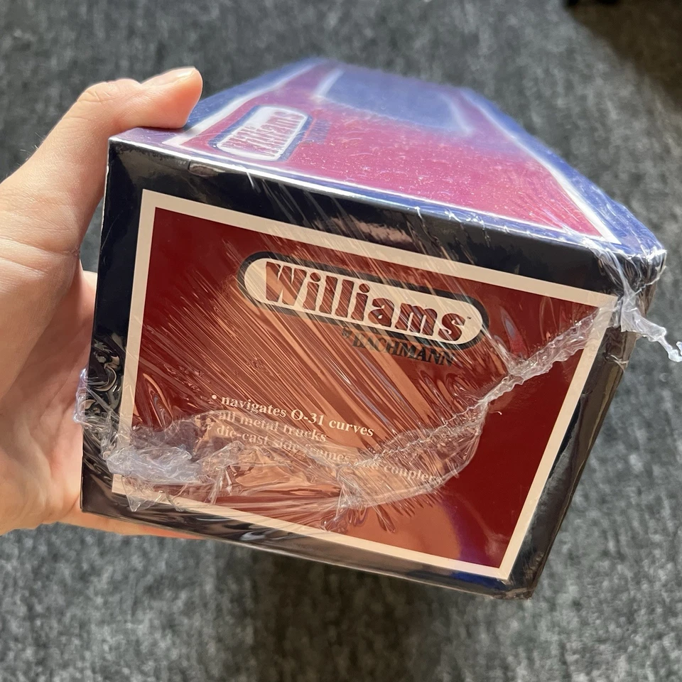 NEW Bachmann GE Dash 9 Nickel Plate Road Locomotive #20434 - Image 3 of 4