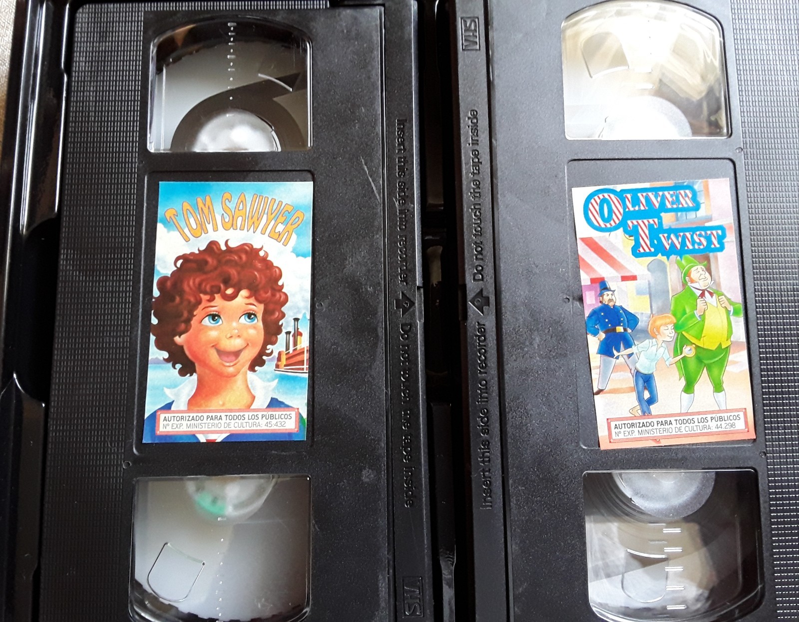 4 PELICULAS VHS-de dibujos 1995-colecion delfin n.3-con carpeta ver fotos.