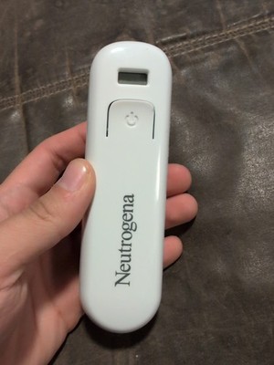 Neutrogena Home Care Electronic LED Therapy Mask System 71000 - Controller ONLY