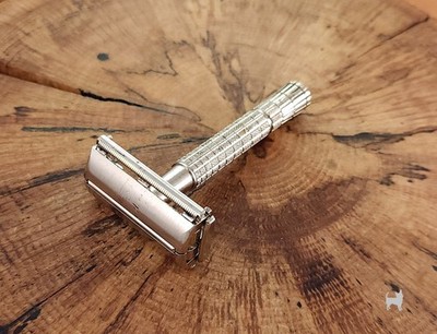 Gillette Flare Tip Super Speed A4 1955 VTG DE Safety Razor