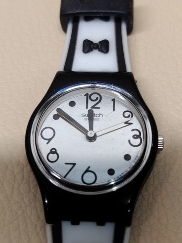 Vintage SWATCH Watch "Collar Girl" LB169 Ladies 2009 Black White Bowtie Tuxedo - Picture 3 of 12