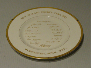 Plate "New Zealand Cricket Team 1973"