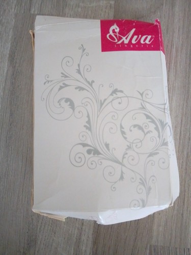 WHITE AVA SUSPENDER BELT 4 STRAP LACE DETAIL LINGERIE MEDIUM SIZE 10 12 M SATIN - Picture 4 of 19