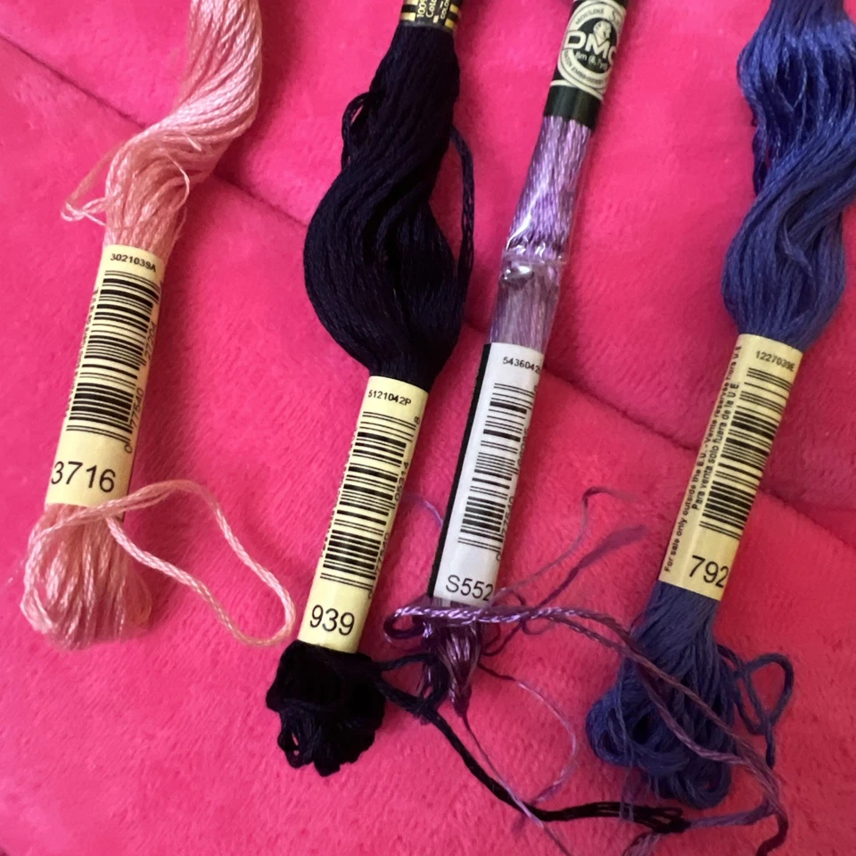 DMC Twisted Thread Col. S552; 792; 939 and 3716 Canvas And Tapestry - Image 4 of 4