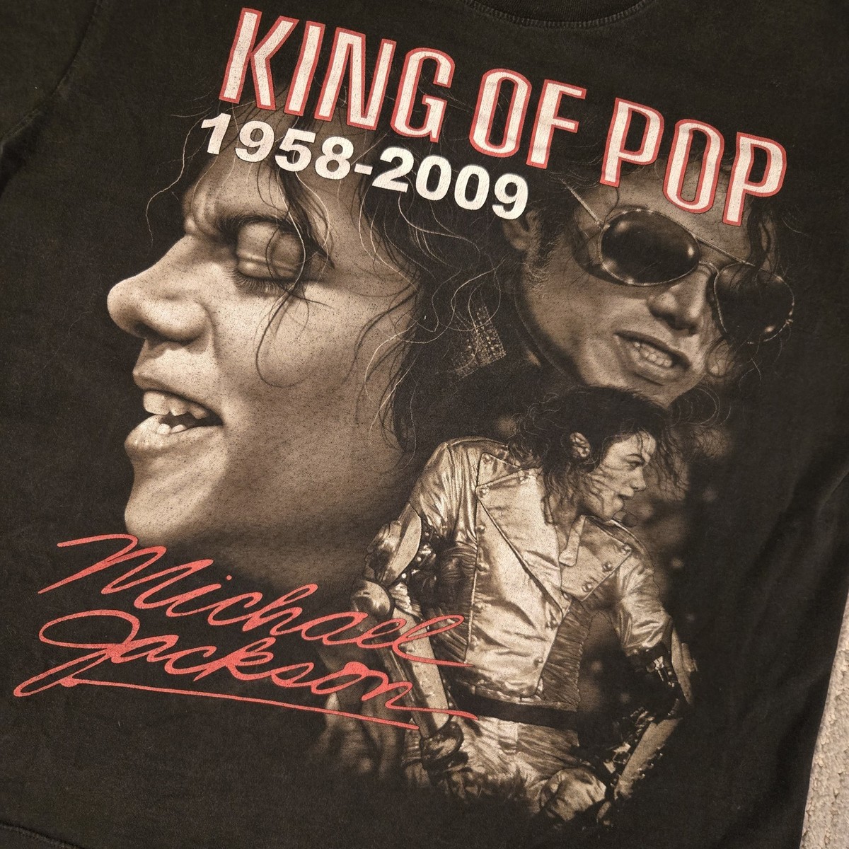 Vintage 2000s Michael Jackson Commemorative Big Graphic Black T
