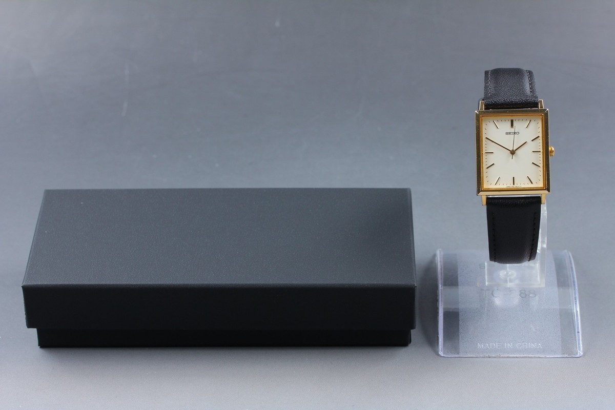 SEIKO tank AVENUE 7N01 ラウンド ゴールド 稼働品 Vintage 1998 Seiko Chariot 7N01-5050 Gold Tank SGP Quartz Mens