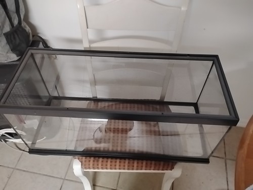 Reptile Tank With Accessorie