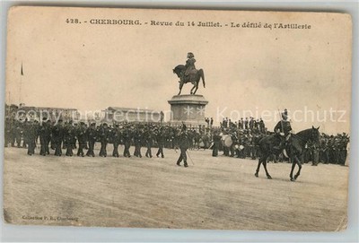CHERBOURG-Octeville 50 Manche Revue du 14 Juillet Le defile de l'Artillerie Monu