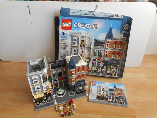 LEGO Creator Expert Assembly Square mit Karton (Lego Nr: 10255)