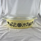 Vintage MCM 1957 Pyrex Pressed Flowers Yellow 2-1/2 Qt Casserole 045 With Lid