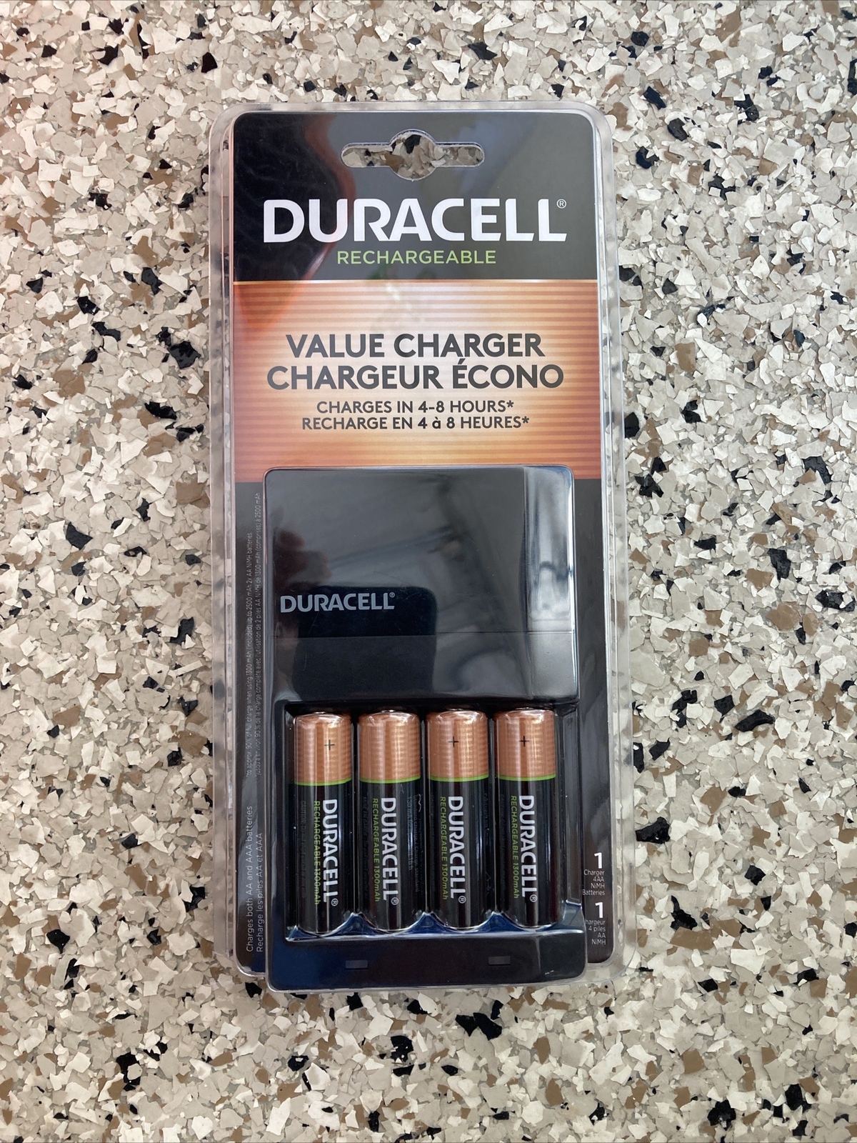 Duracell CEF14 NiMH Battery Value Charger with 4 AA Batteries