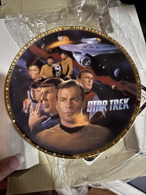 Star Trek  The Crew  Collector Plate by Enesco   Limited Edition w/ Box