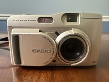 Casio QV-2000ux LCD Digital Camera 2.1 Mega Pixels For Parts or Repair Vintage