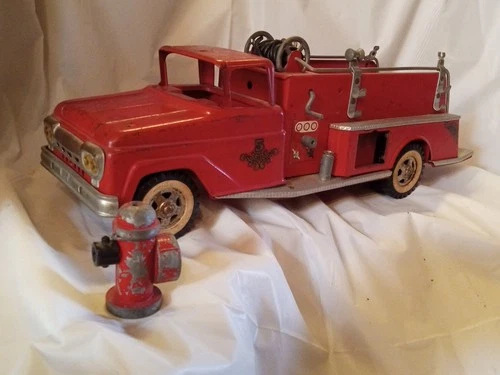 1961 Tonka No.5 Fire Truck Suburban Pumper #926 With Fire Hydrant Pressed Steel
