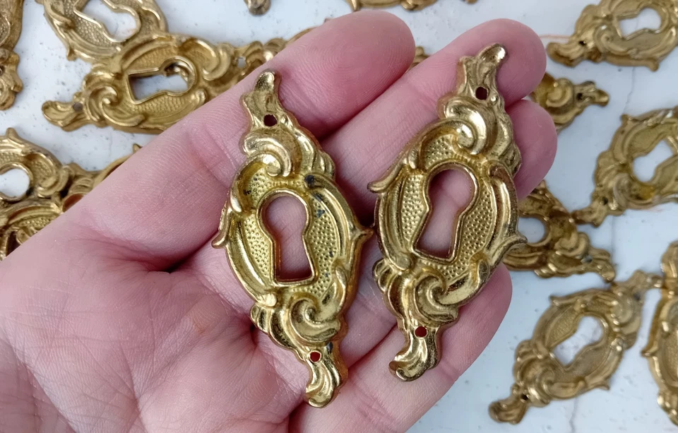 1  ENTRÉE DE CLÉ SERRURE DE MEUBLE en Laiton, 3 cm sur 6,2 cm    N°14C - Photo 3/4