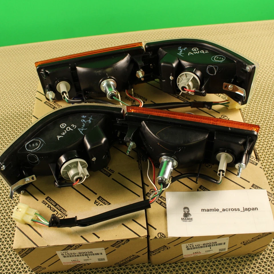 TOYOTA Genuine AE86 KOUKI SPRINTER Trueno Front Turn Signal Lamp Indicators SET - Image 4 of 4