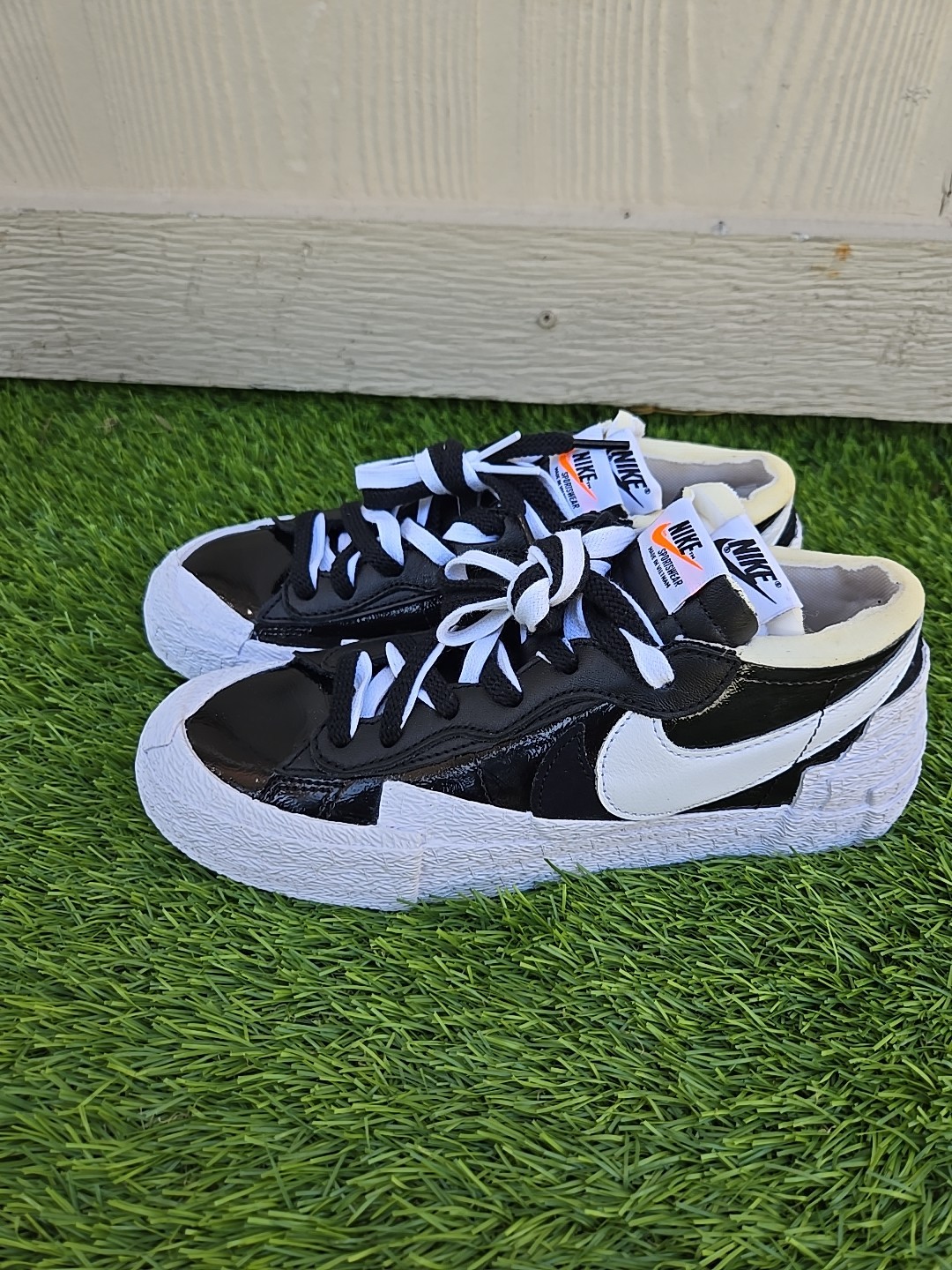 SAOLA Nike Sacai Blazer Sneakers Basse Unisex Taglia 6.5 Nero Lucido Bianco DM6443 001