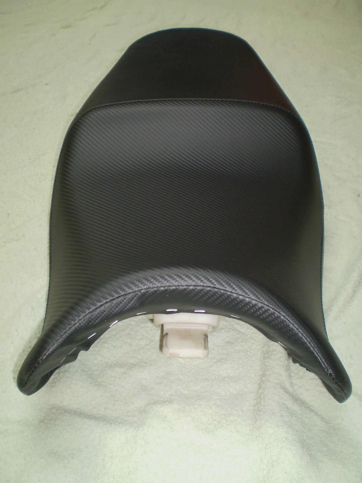 2000-05 Suzuki Bandit  "CARBON FIBER SEAT COVER"   fits GSF600  GSF1200  "L@@K"
