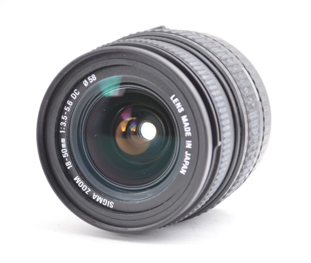 【美品】SIGMA 18-50mm 1:3.5-5.6 DC Canon EF Mint】SIGMA 18-50mm f/3.5 - 5.6 DC Zoom Lens for CANON EF