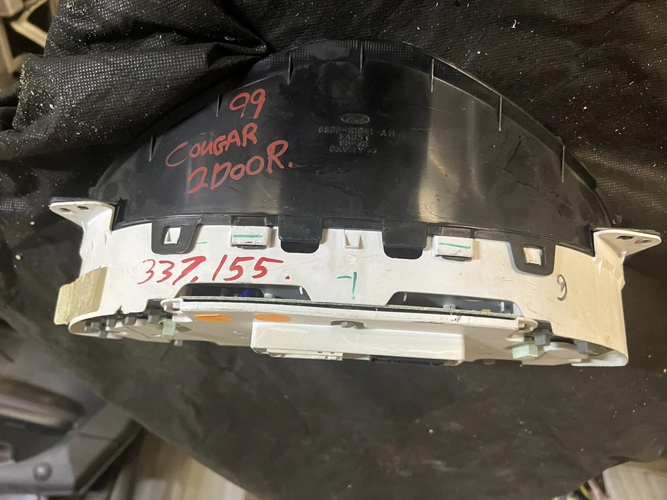 Cuadro de instrumentos Mercury Cougar 337.000 millas OEM 1999-2000 Foto 4 de 4