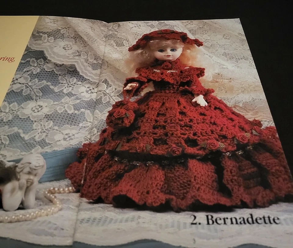 I6 RED HEART 1992, FOR LOVING, LIVING, WEARING & GIVING CROCHET PATTERN LEAFLET - Image 2 of 4