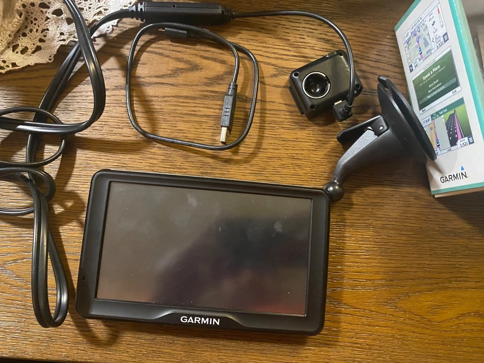 Garmin nuvi 2797LM 7" GPS Built-In Bluetooth Bundle Free Shipping - Image 2 of 4