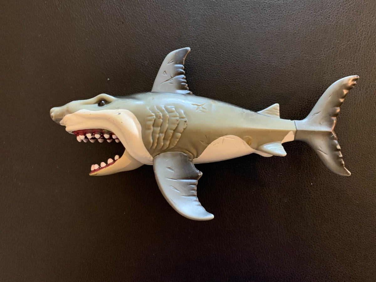 Toys R Us Chap Mei Chomping Jaws Action 8.5