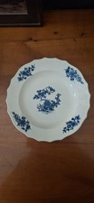 Assiette en porcelaine de Tournai 18 ème marque aux épées croisées