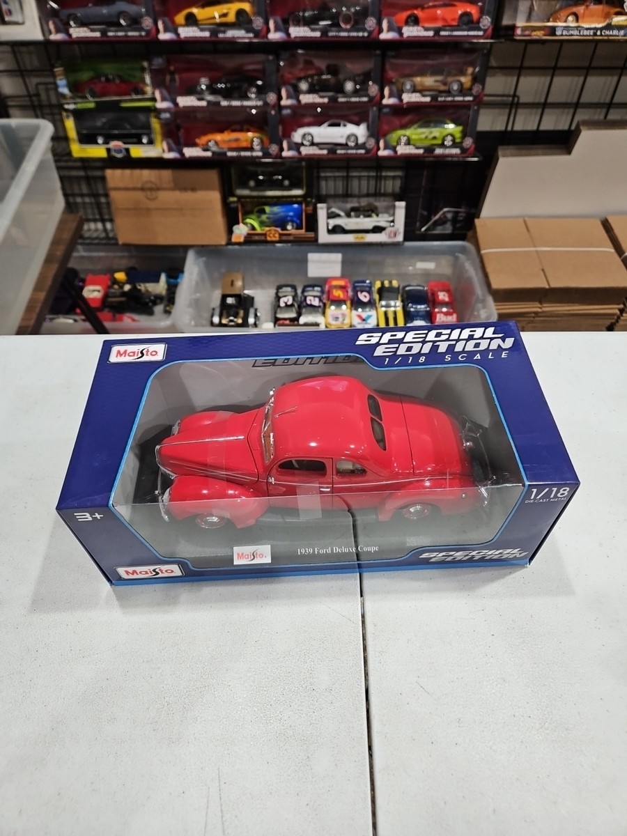 1939 Ford Deluxe Special Edition Red 1/18 Diecast Model Car by