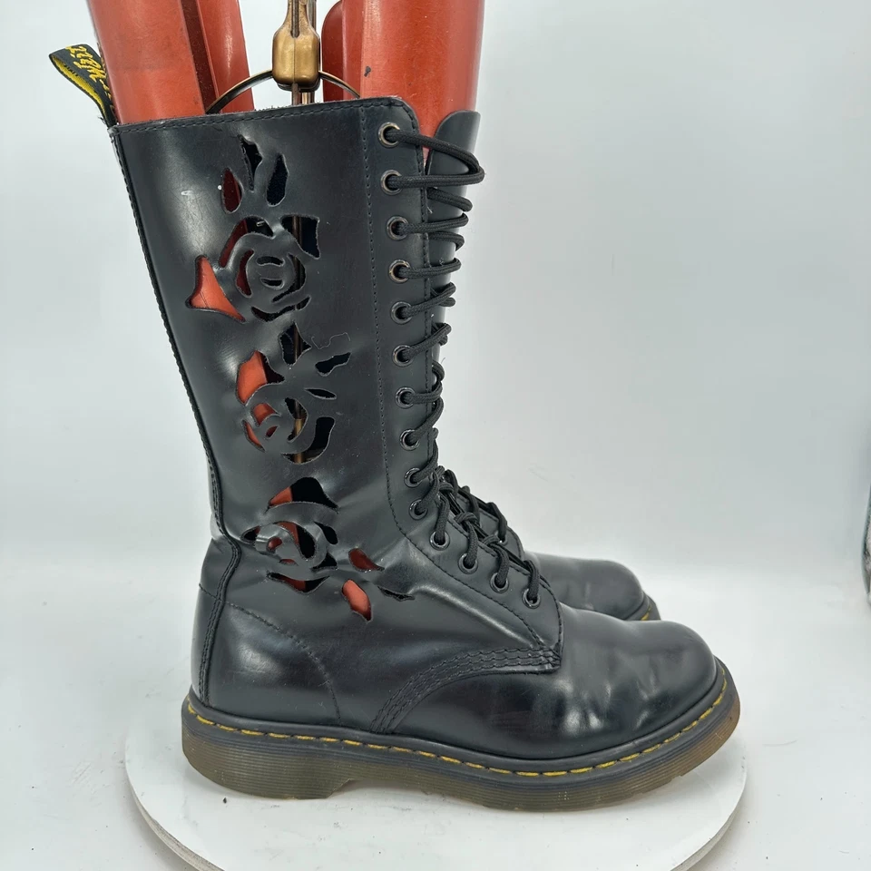 Dr Martens Vonda Rosie 女式英国 8 美国 8 黑色镂空中筒系带靴 — 第 4/4 张图片