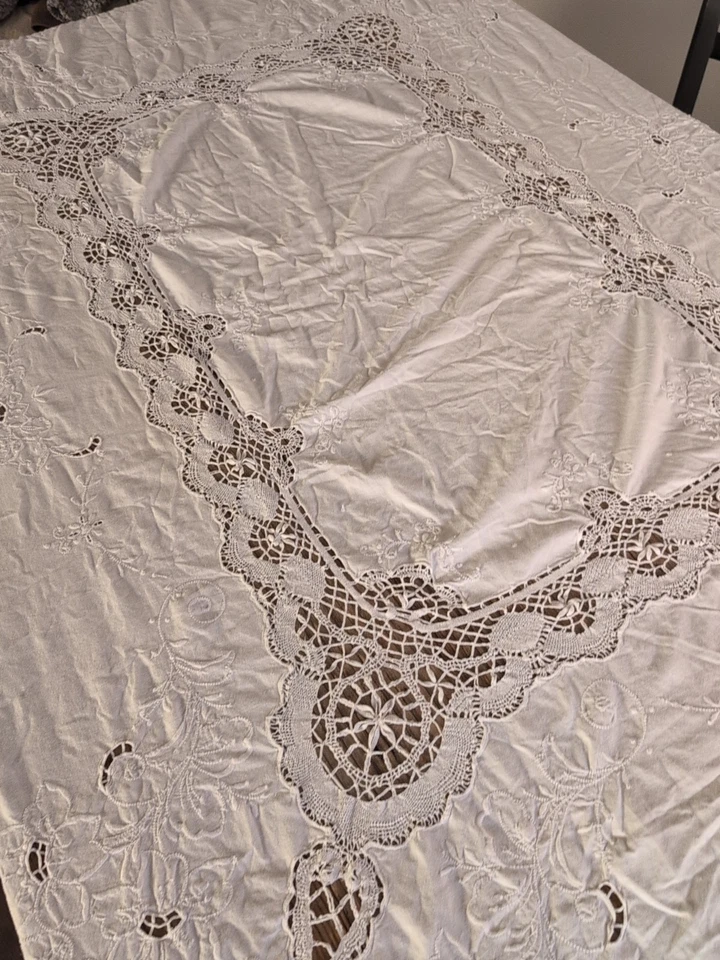 Mantel de encaje vintage Battenburg asientos 8 84 X 100 mesa de vacaciones notas festivas Foto 3 de 4