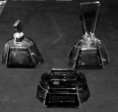 Schminktisch Set,1920,mit Flakon,graues Glas,Geschliffen und Formglas - Bild 1 von 4