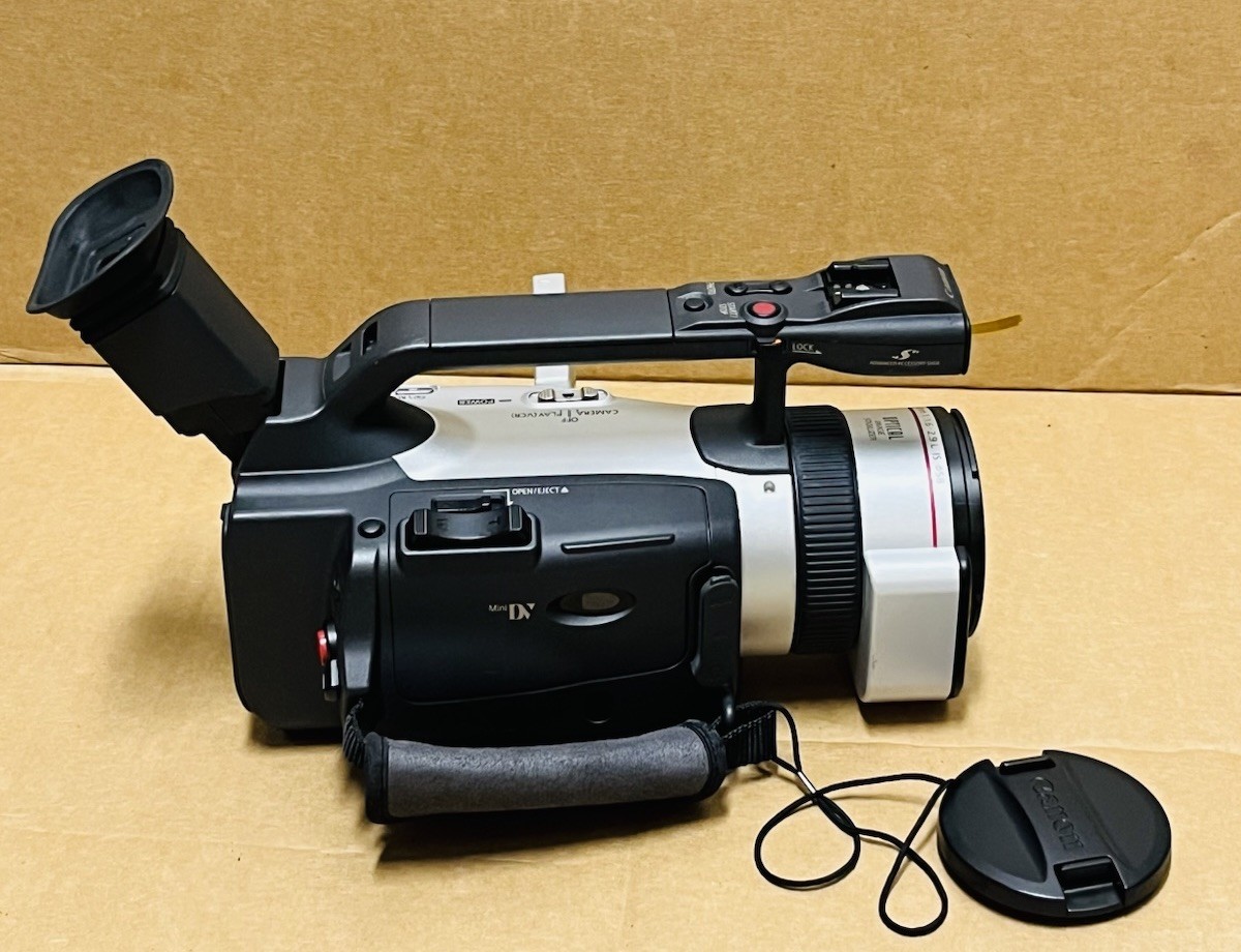 Canon DM-GL2A 3CCD 100x Zoom Mini DV & SD Digital Video Camcorder