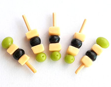 100 Dollhouse Miniature Grapes Cheese on Cocktail Sticks Doll Mini Food Set