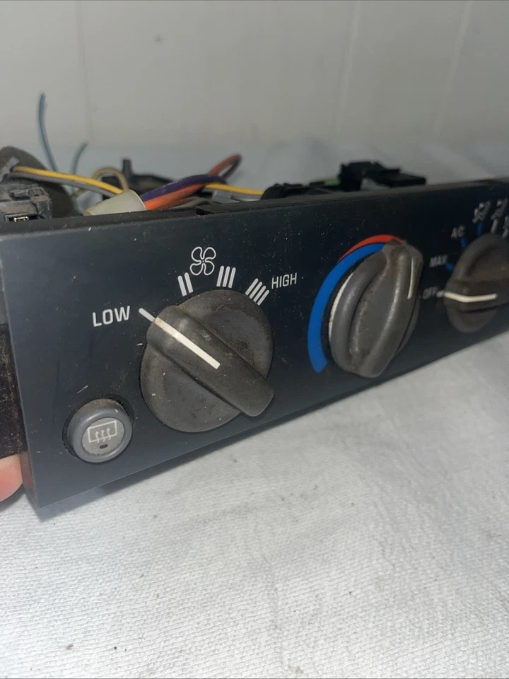 Pontiac Firebird 1994 1995 1996 transmisión automática calefacción aire acondicionado temperatura control climático Foto 3 de 4