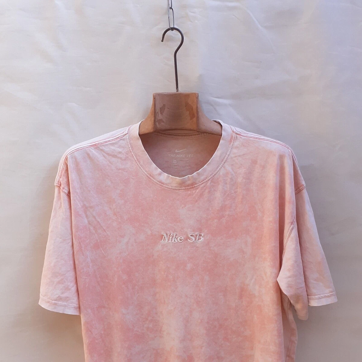 Crimson pink nike shirt sales