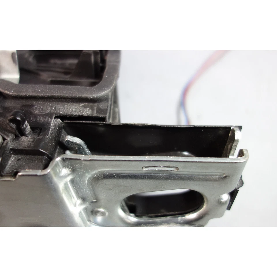 Damaged 13-18 F06 6-Series Gran Coupe Left Rear Soft Close Door Latch Incomplete — 第 3/4 张图片