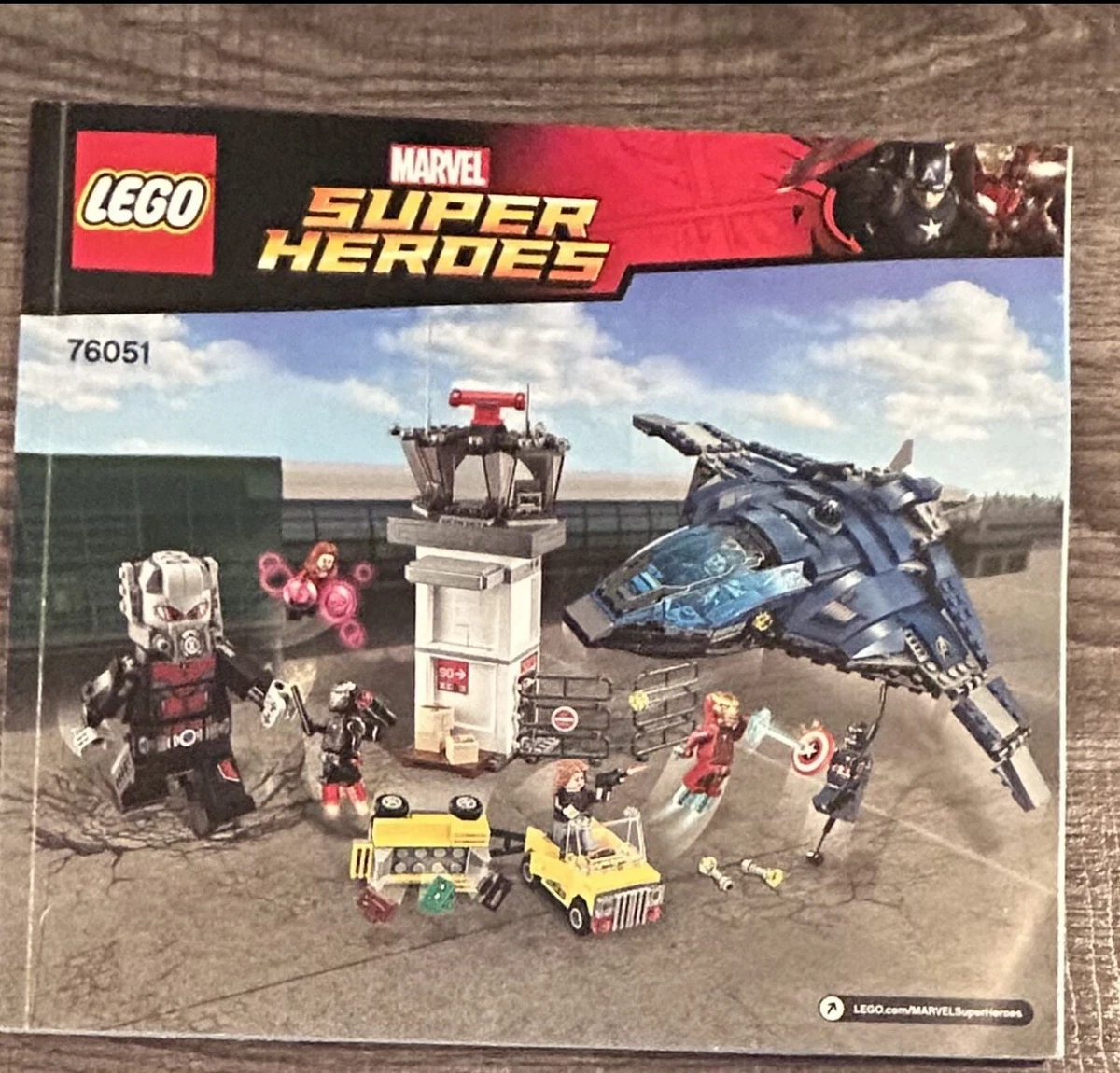 Lego avengers airport battle sale