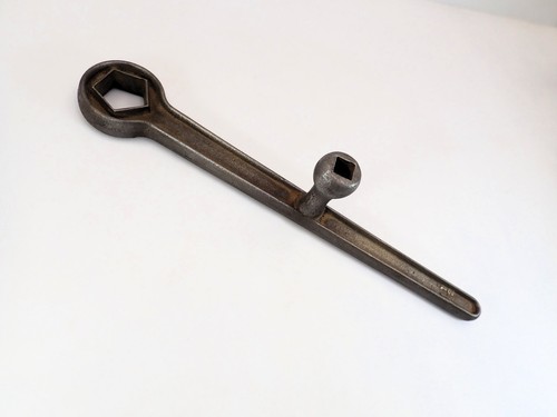 Vintage Cast Iron Fire Hydrant Wrench 1-1/2" Pentagon Socket Speed Handle Tool