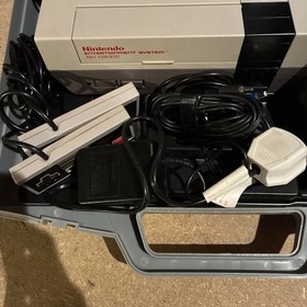 Action Set Nintendo NES IN SCATOLA completo di 8 giochi - UN SOLO PROPRIETARIO - COME NUOVO