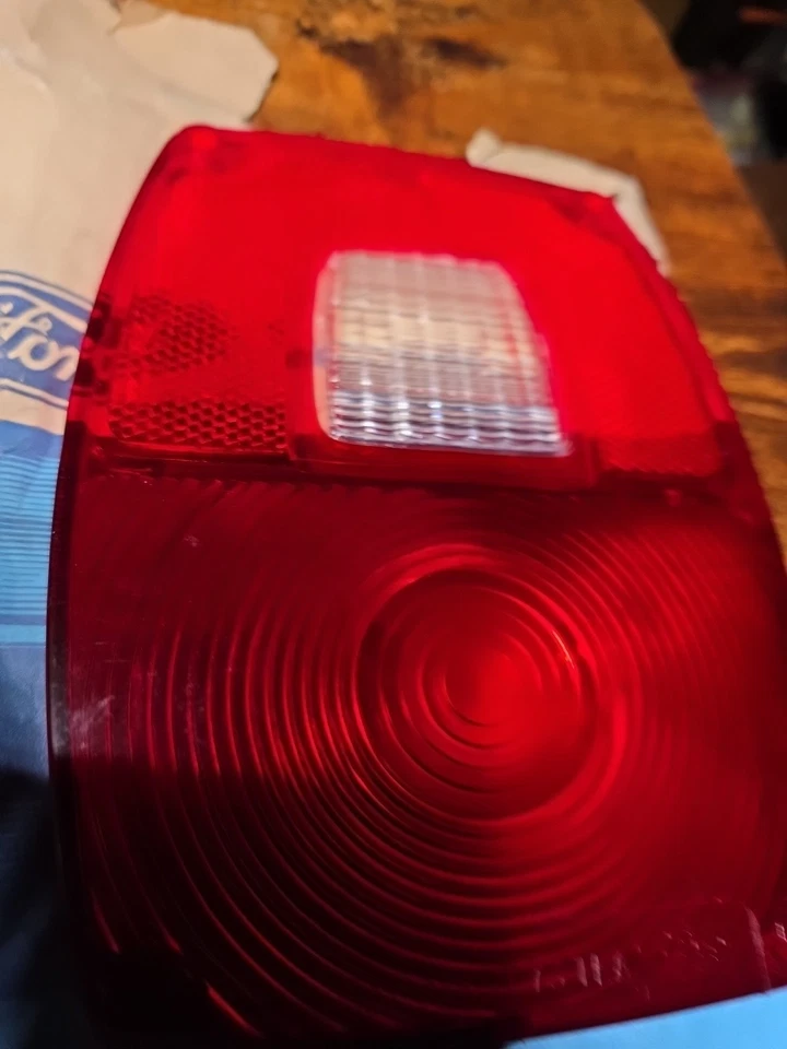 Dietz 1973-76 Ford F150-350 Truck Tail Light Lens. D3TZ-13450B. Original Package - Image 3 of 4